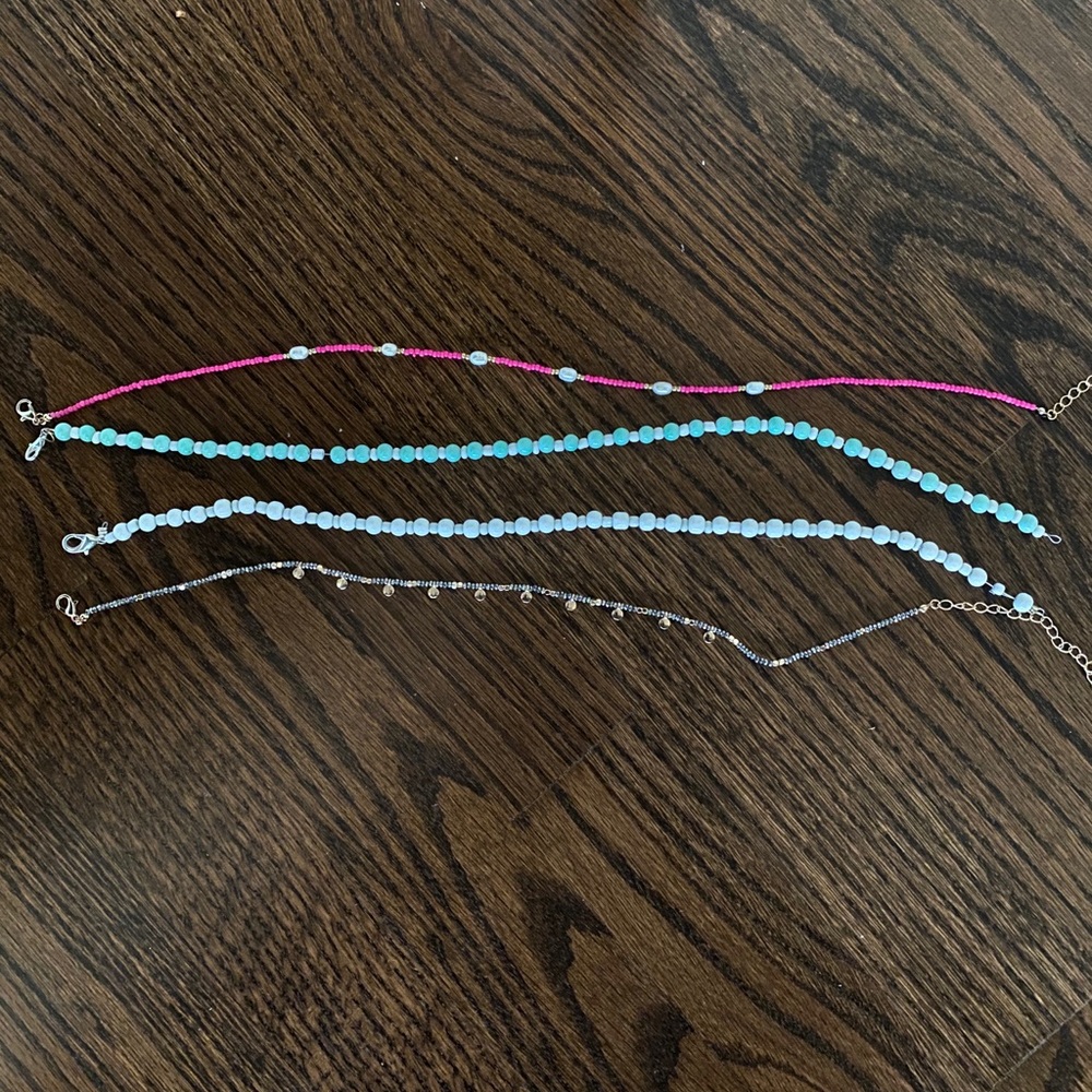 Set of 4 chokers